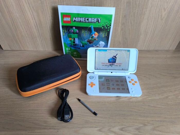 Nintendo 2DS XL Orange with 20 games