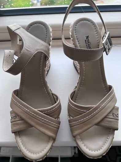 Nero Giardini Italian leather wedges