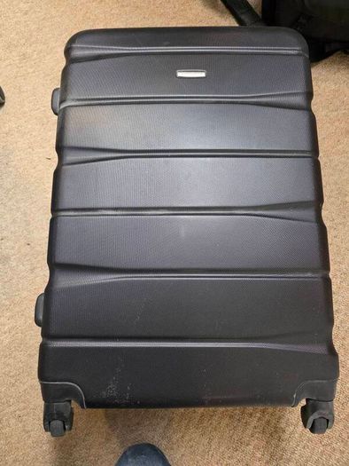 Large Suitcase (max check in size)