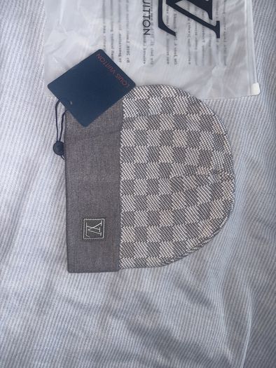 lv hat