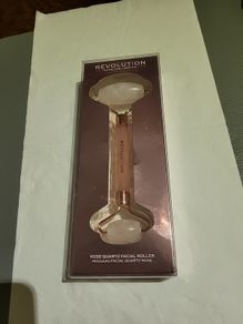 Rose quartz facial roller