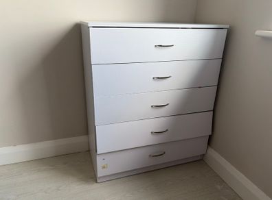 Chest of drawer