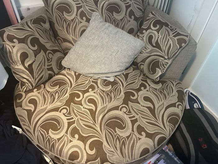 Swivel armchair