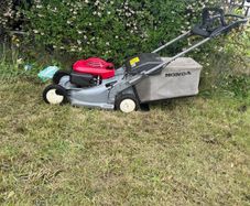 Honda self drive lawnmower