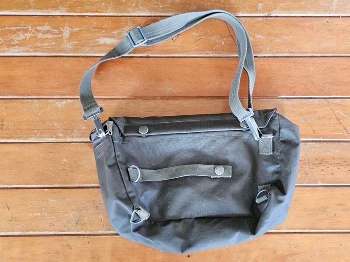 Vintage 1970s Swiss Army Military Issued Utility Shoulder bag Gas Mask Bag Collectable Militaria