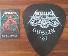 Metallica fan card and plectrum
