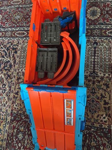 Hot Wheels Track Builder Race Crate