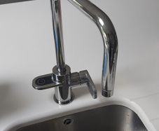 Boiling water tap