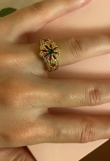 Vintage Style Emerald Stone Yellow Gold Tone Ring