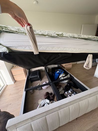 Kingsize Ottoman storage bed