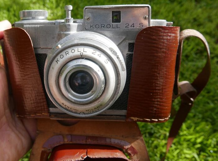 Vintage Bencini Koroll 24 S camera with original case