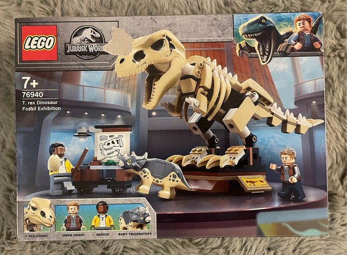 Lego 76940 T. rex Dinosaur Fossil Exhibition