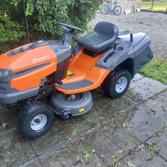 Ride on lawnmower