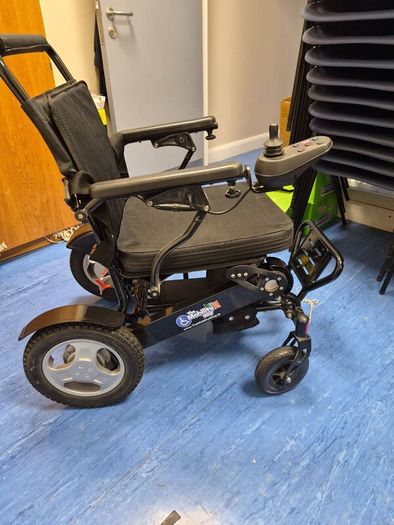 Electric wheelchair