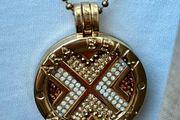 Ara Bella Crystal pendant necklace