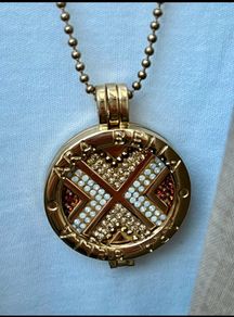 Ara Bella Crystal pendant necklace