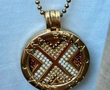 Ara Bella Crystal pendant necklace