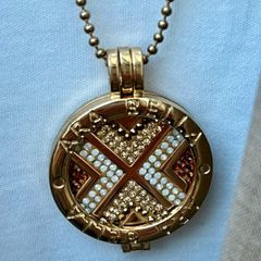 Ara Bella Crystal pendant necklace