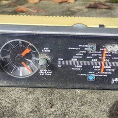 Vintage Bush Clock Radio