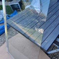 Bath Shower door free to collect