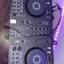 dj controller with speakers Image 3