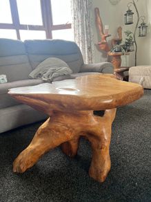 Solid wood coffee root table