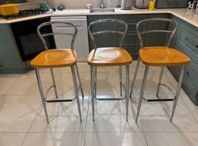 3 Barstools