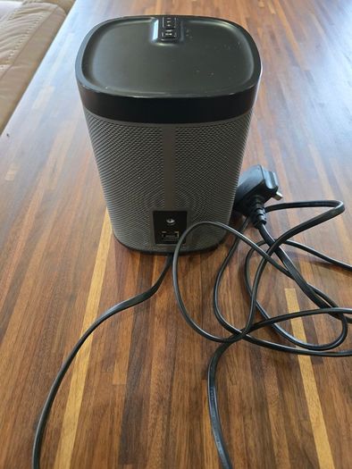 Sonos Speakers  2  Play 1 and 2  Play 5
