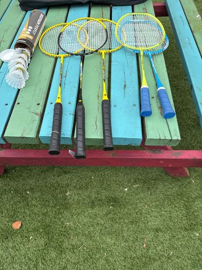 badminton rackets and shuttles