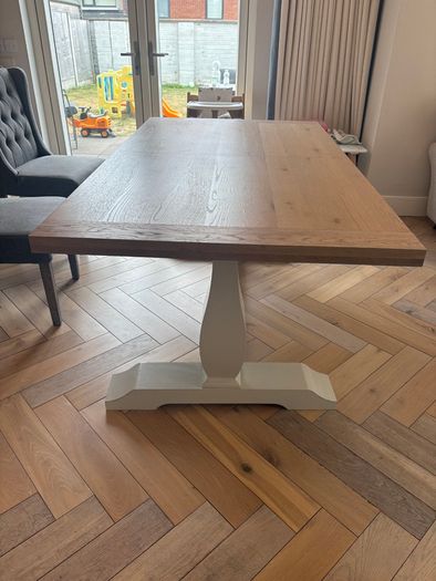 Solid Oak extendable dining table with Taupe legs