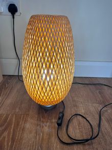 Table lamp