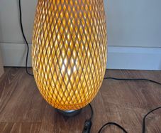 Table lamp