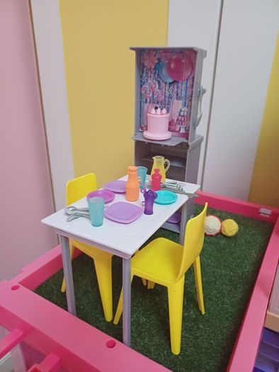barbie dream house with accessories