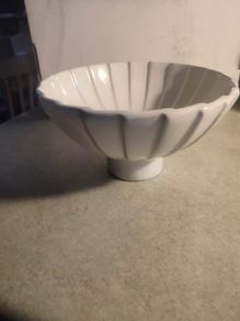ONE White Flower Bowl FROM MEADOWS & BYRNE Earthenware
