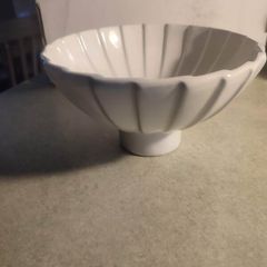 ONE White Flower Bowl FROM MEADOWS & BYRNE Earthenware
