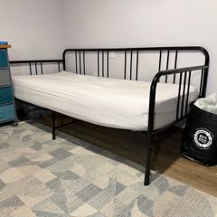 Metal black bed