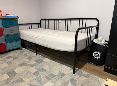 Metal black bed