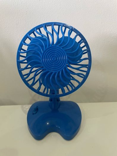 Small Adjustable USB Electric Fan