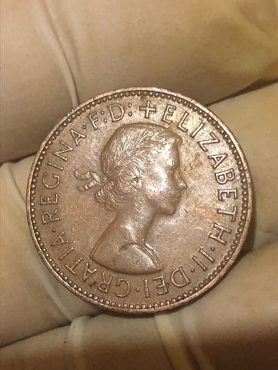 Elizabeth Halfpenny  x28 Pictures of each coin