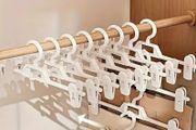 White Plastic Hangers with Clips for Skirts or Trousers White Plastic Hangers with Clips for Skirts or Trousers x20