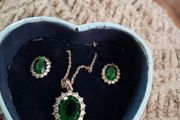 Silver jewellery set