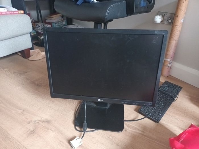 LG computer monitor