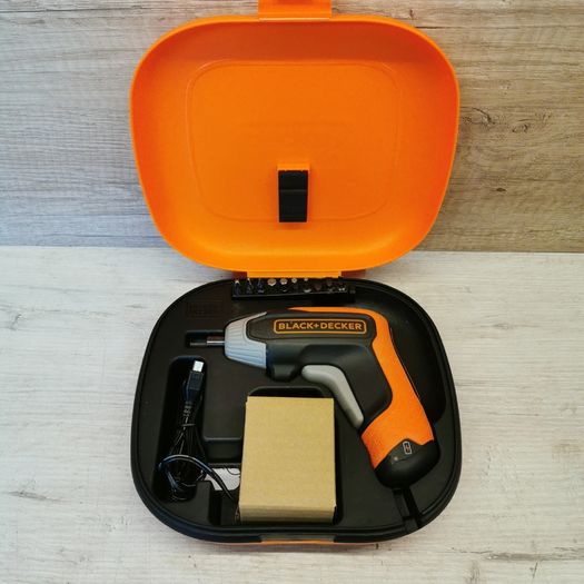 Black and Decker 3.6v Cordless Screwdriver + Bits + Case