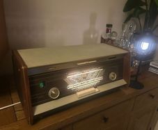 Tube Radio Receiver - Amplifier Philips B5X14A