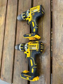 Two 2x DEWALT DCD795M1 18v XR Brushless Combi Drill