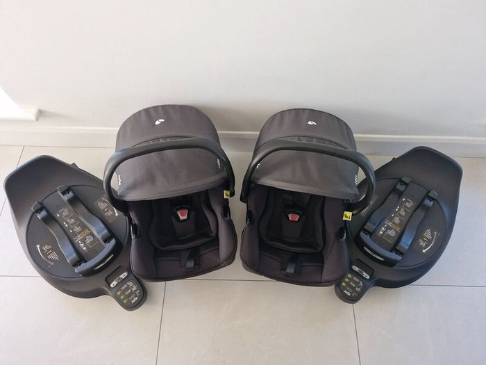 Joie i-Snug 2 Baby Car Seat & Isofix x 2