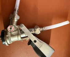 D Type keg coupler