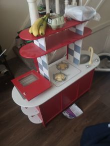 Toy kitchen
