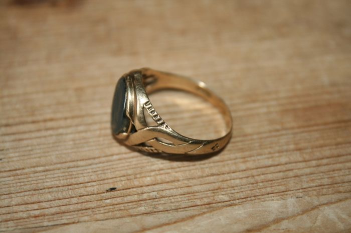 Men's Vintage 9ct Gold Roman Centurion Signet Ring - 3,6g