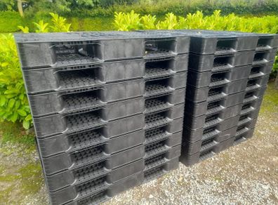 plastic pallets